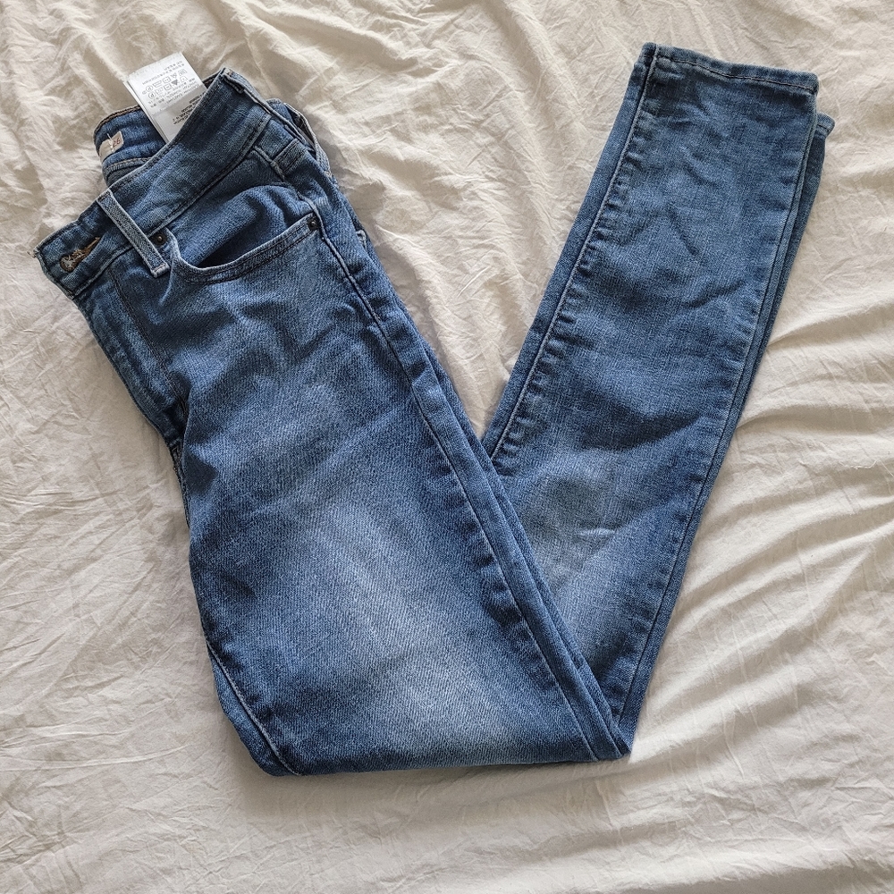 High Rise Levi's Skinny Jeans